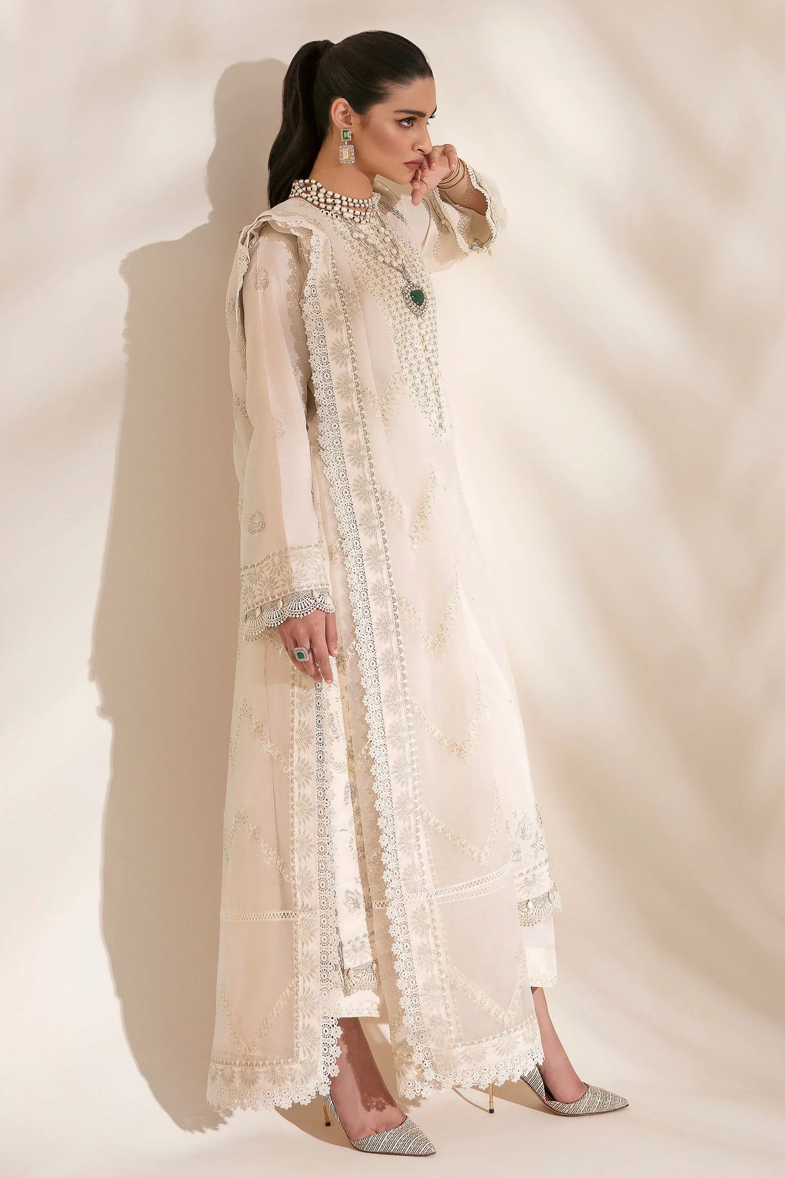 AYSUN (ZRW-20766) 4 AYSUN (ZRW-20766)