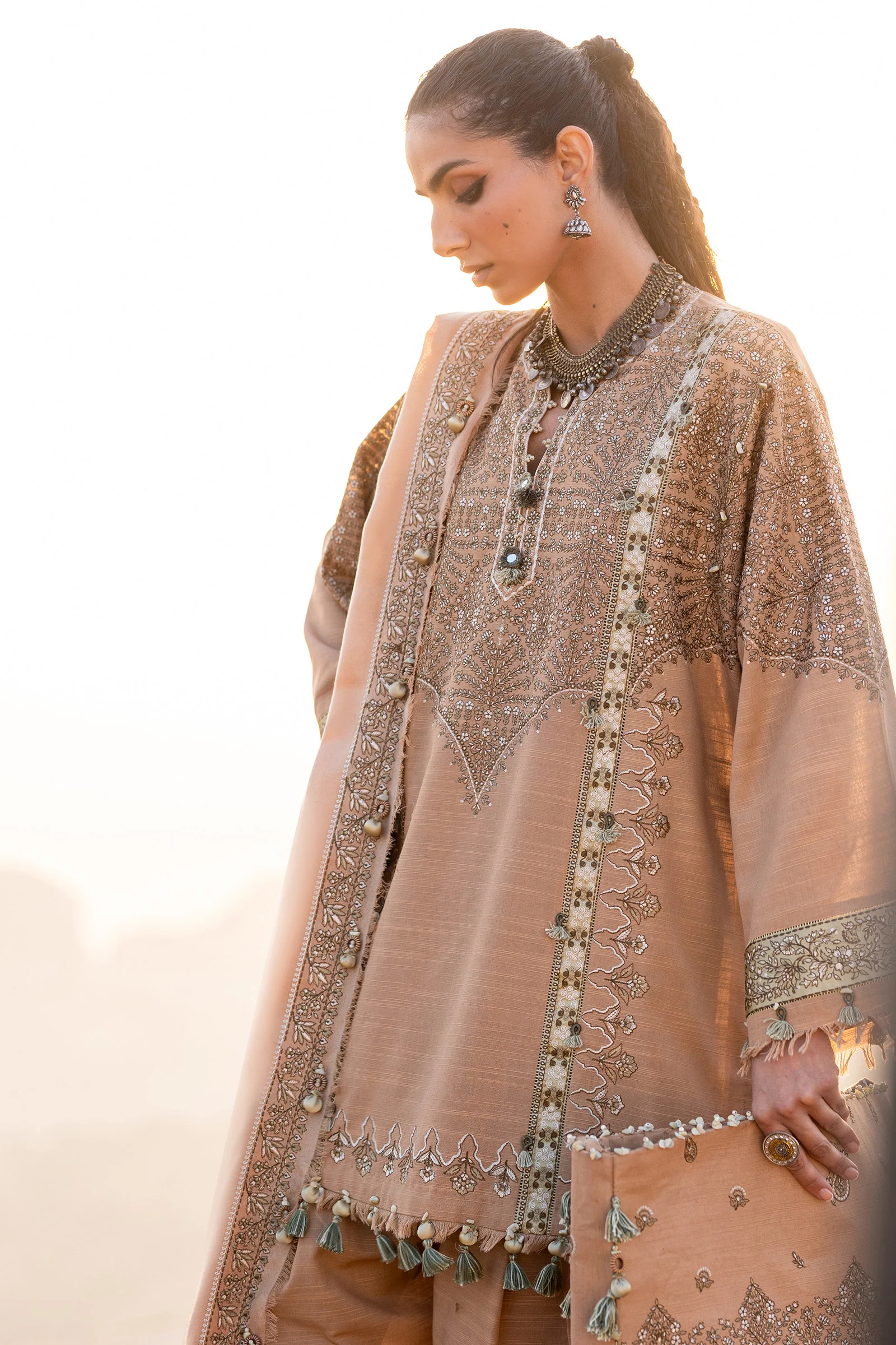 NEELAM (ZW25-01) 6 NEELAM (ZW25-01)