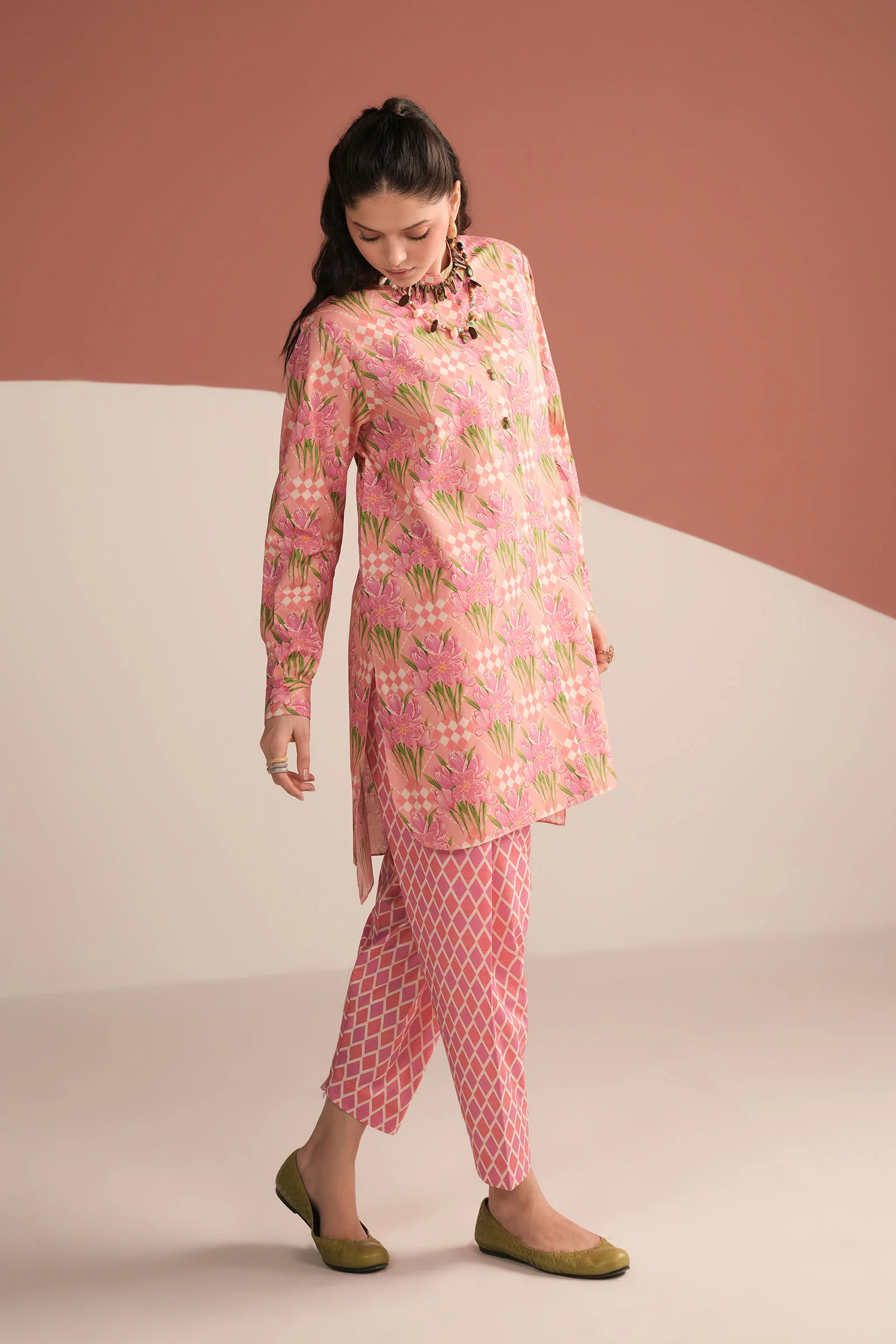 (ZRW-21614) FALLING ROSE 4 (ZRW-21614) FALLING ROSE