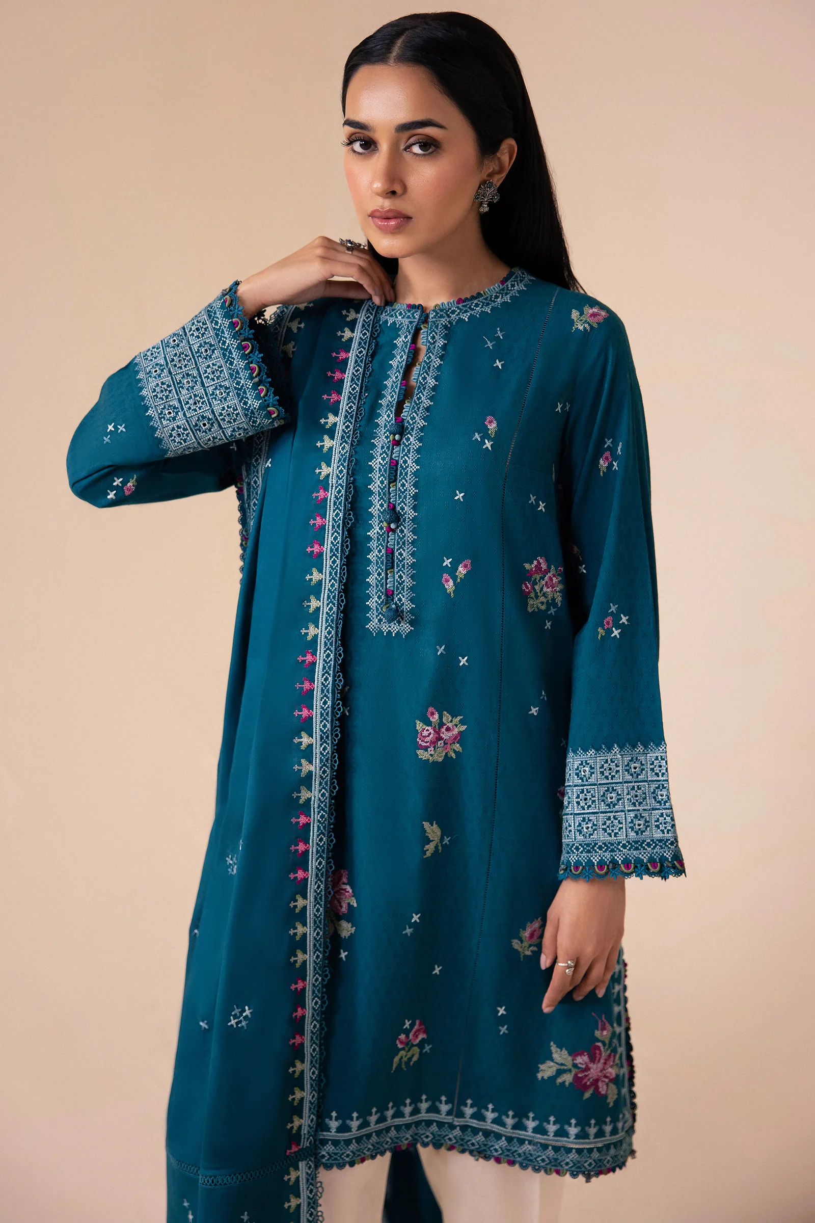 YASHMI (ZRW-21235) 2 YASHMI (ZRW-21235)