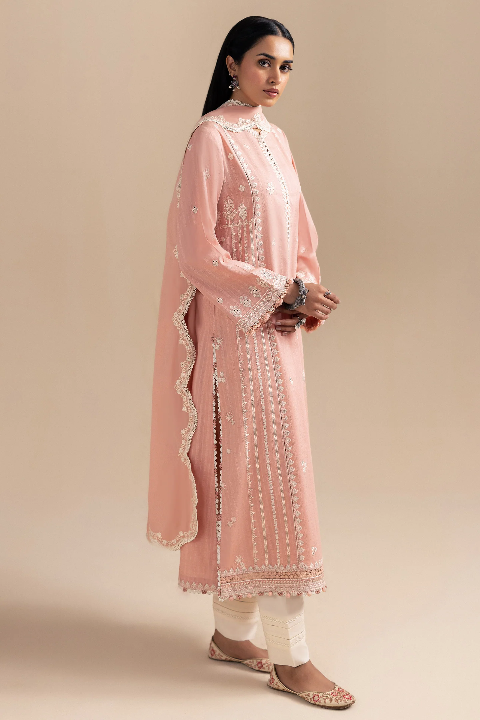 HALOUI (ZRW-21232) 4 HALOUI (ZRW-21232)