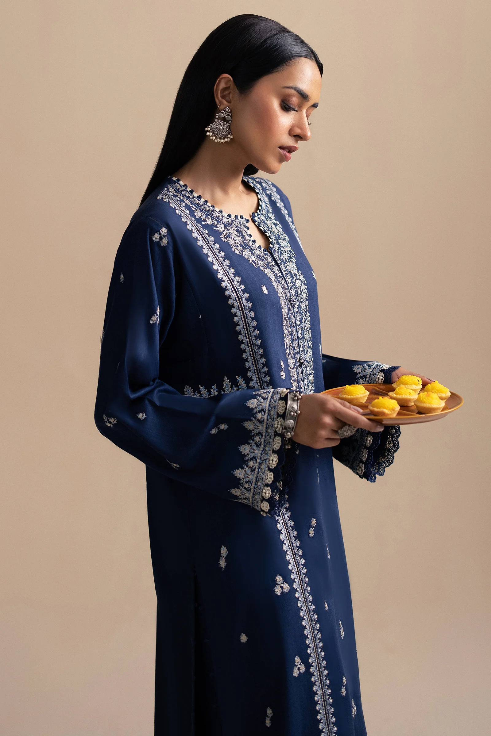 BANAFSH (ZRW-21236) 5 BANAFSH (ZRW-21236)